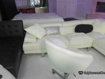 latina cam girl blonde_riderxxx image #3322893