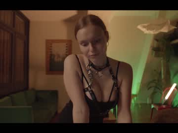 latina cam girl chillwithkira image #936942