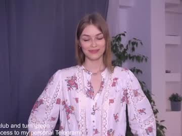 latina cam girl ardithcavell image #4540488