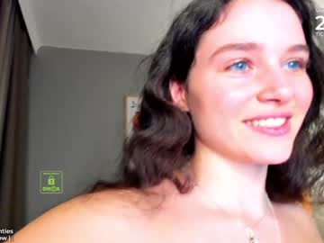 latina cam girl demurelixir image #4351294