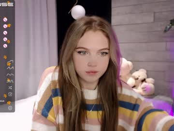 latina cam girl small_blondee image #1920809