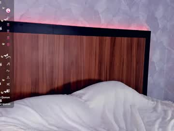 shyly_moon latina cam