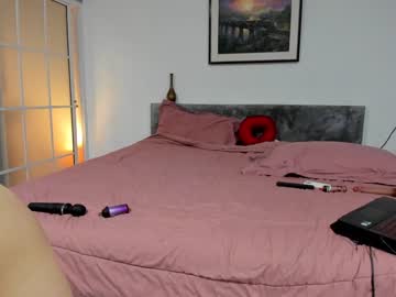 latina cam girl l0ve_sh0w image #3538758