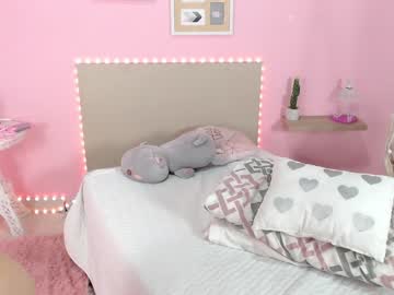 latina cam girl little_effy18 image #1009245