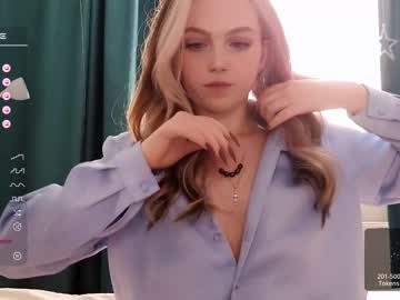 latina cam girl small_blondee image #3537293