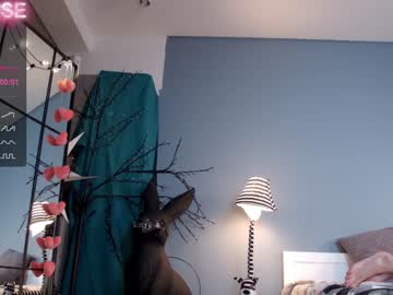 latina cam girl careful_i_bite image #2437015