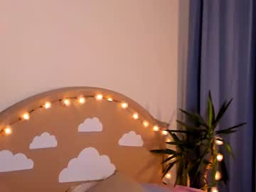 latina cam girl linellali image #1774098