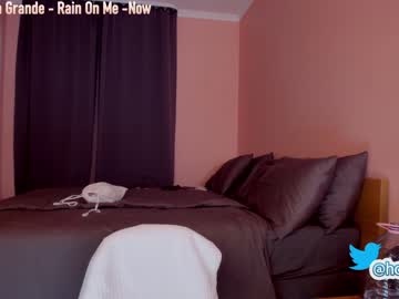 latina cam girl hollyextra image #1582216
