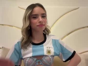 latina cam girl arianamovati image #4642297