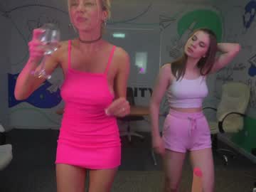 latina cam couple kira0541 image #1502136