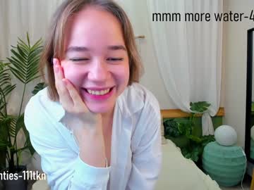 latina cam girl kristycoy image #2191141