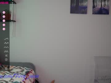 latina cam girl fiery_redhead image #2690359