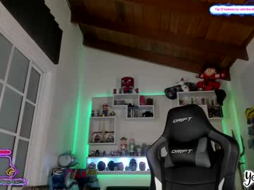 latina cam girl yesikasaenz image #114113