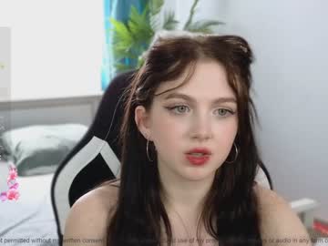 latina cam girl small_blondee image #4603253