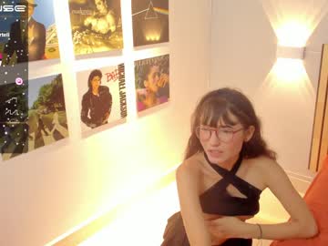 latina cam girl little_effy18 image #2376158