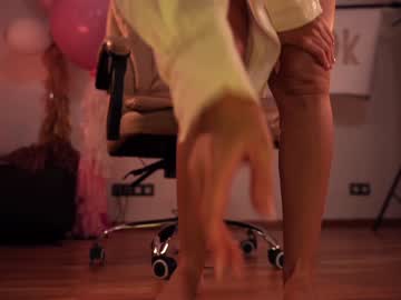 latina cam girl peach_me image #1043132