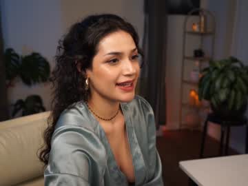 latina cam girl jadeperez_ image #4296475