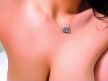 latina cam girl akura_01 image #746600