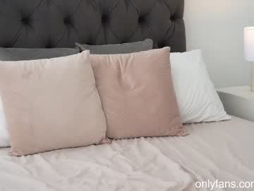 latina cam girl naughtysammx image #3869167