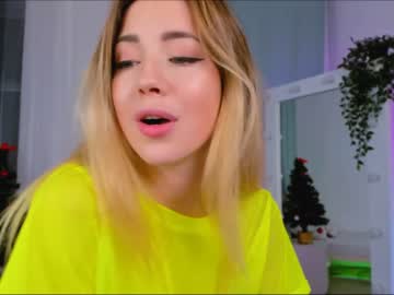 latina cam girl emmi_rosee image #2236999