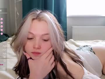 latina cam girl small_blondee image #3652352
