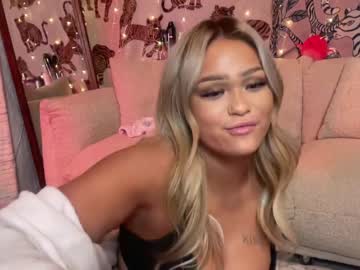 latina cam girl ari_02 image #4414110