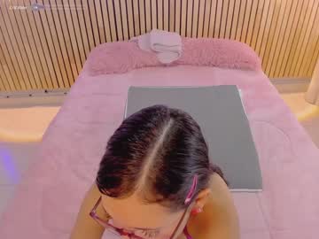 latina cam girl little_effy18 image #4036395
