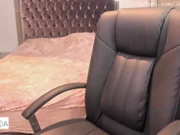 latina cam girl lilamytee1 image #1361561