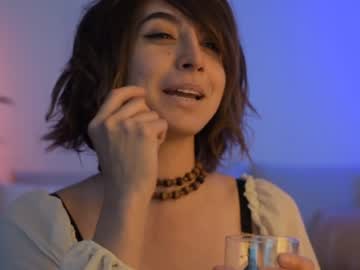 latina cam girl lizmreow image #817760