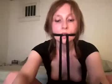 latina cam girl kennixolee22 image #3182193