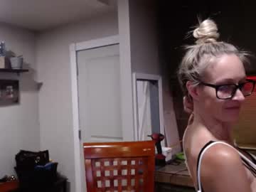 latina cam couple jess_glamis96 image #1221217