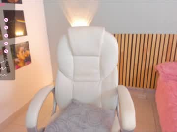 latina cam girl little_effy18 image #3392079