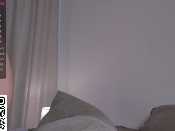 latina cam girl peek_in_my_window image #4206349