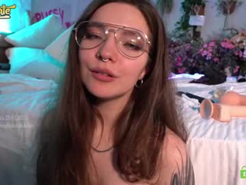 latina cam girl _deepthroatgalactica image #2399782