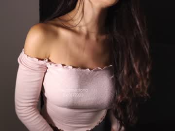 latina cam girl itsssssssme_lana image #2314602
