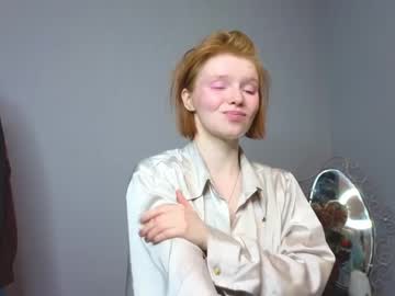 ginger_hugs latina cam