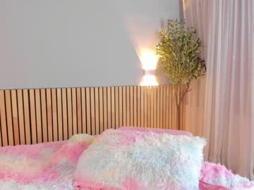 latina cam girl little_effy18 image #4237945