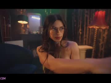 latina cam girl lucieoude_ image #1373937