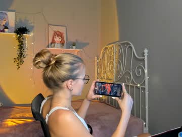 latina cam girl linellali image #1647659