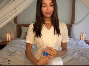 latina cam girl cuteelsa_ image #4268708