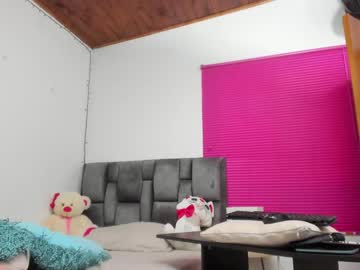 latina cam girl abigail_w image #988394