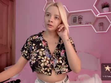latina cam girl bella_adams_ image #902170