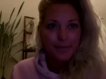 latina cam girl sexxyrebexxy image #157448