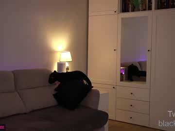 latina cam girl _blackbee_ image #2056571