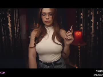 latina cam girl lucieoude_ image #1009030
