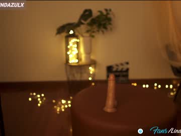 latina cam girl lindabluee image #3395165