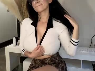 latina cam girl _natycutei19 image #4309172