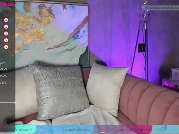 latina cam girl _hannamiller image #2510430