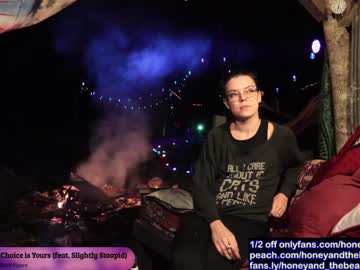 latina cam couple honeyand_thebear image #325614