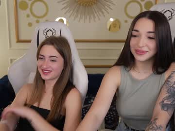 latina cam girl kira0541 image #4491800